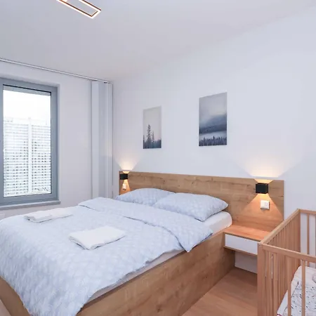 Skypark Tower 3-2 Bedroom Luxe With Free Parking * Pressburg