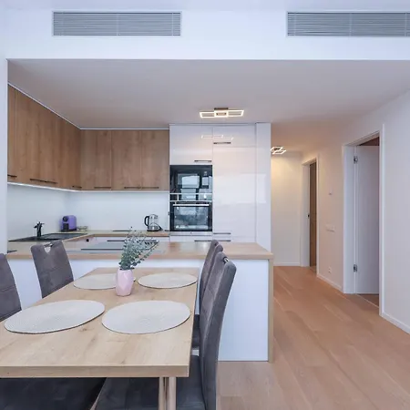 Skypark Tower 3-2 Bedroom Luxe With Free Parking Appartement