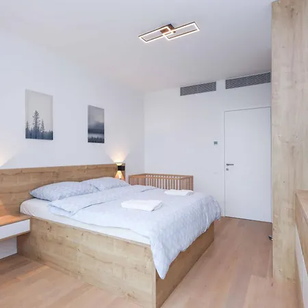 Skypark Tower 3-2 Bedroom Luxe With Free Parking Appartement Bratislava