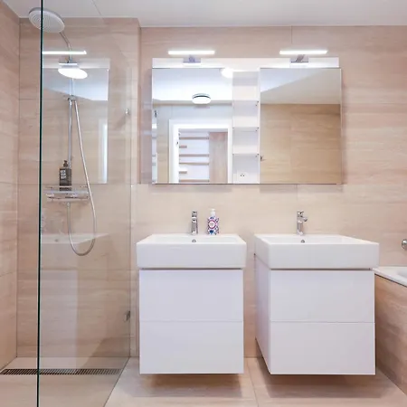 Skypark Tower 3-2 Bedroom Luxe With Free Parking 公寓