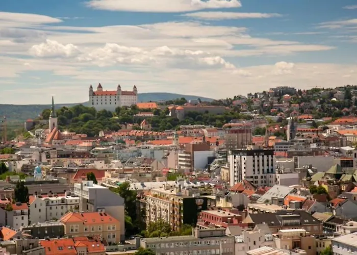 Skypark Tower 3-2 Bedroom Luxe With Free Parking * Bratislava