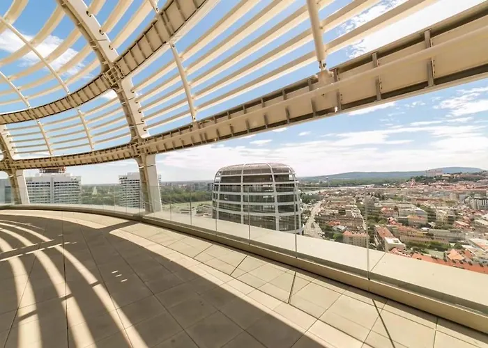 Daire Skypark Tower 3-2 Bedroom Luxe With Free Parking Bratislava