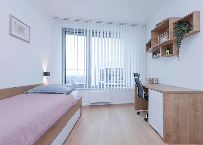 Skypark Tower 3-2 Bedroom Luxe With Free Parking * Братислава