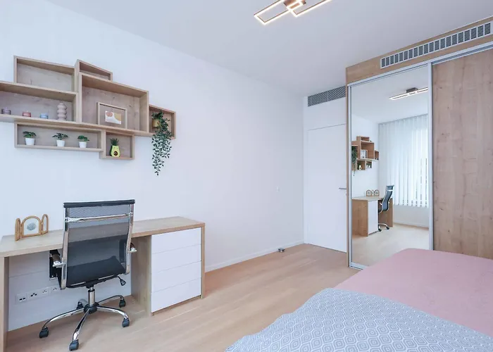 Skypark Tower 3-2 Bedroom Luxe With Free Parking Daire Bratislava