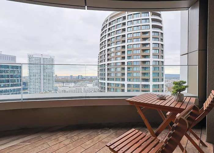 Skypark Tower 3-2 Bedroom Luxe With Free Parking