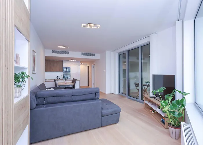 Skypark Tower 3-2 Bedroom Luxe With Free Parking *