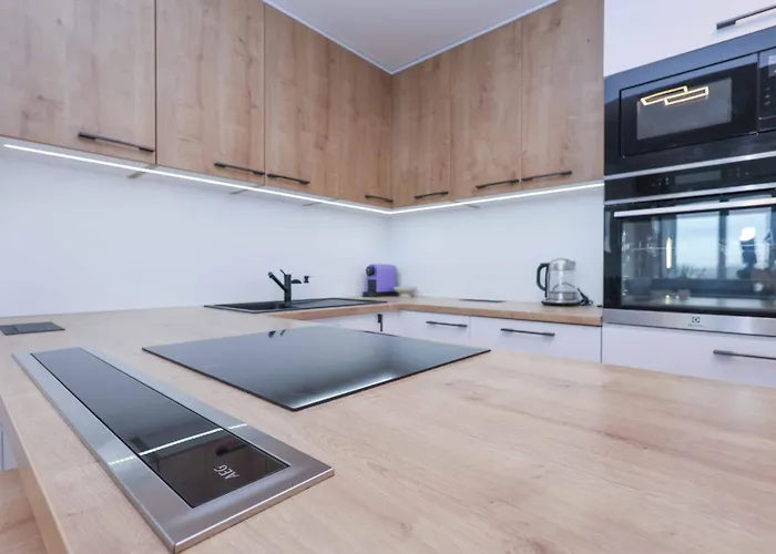 Skypark Tower 3-2 Bedroom Luxe With Free Parking *