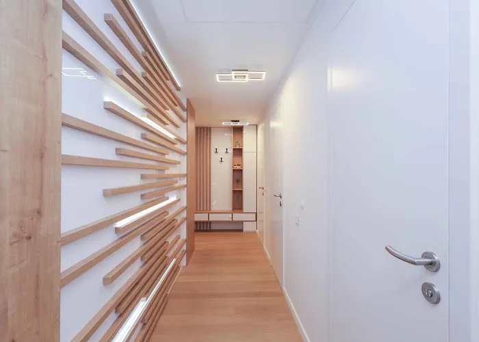 Skypark Tower 3-2 Bedroom Luxe With Free Parking