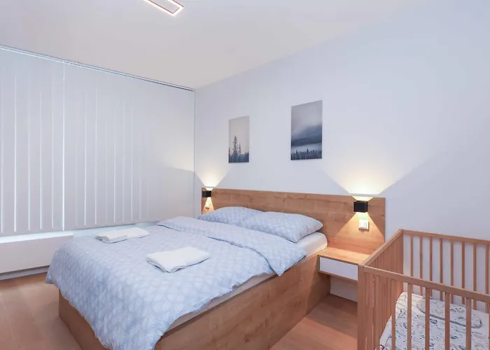 Skypark Tower 3-2 Bedroom Luxe With Free Parking Bratislava